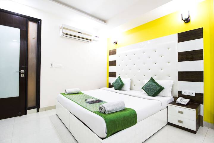 Room 26 of 76
