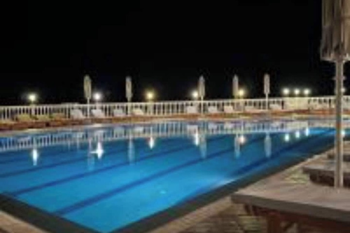 Pool 41 of 62