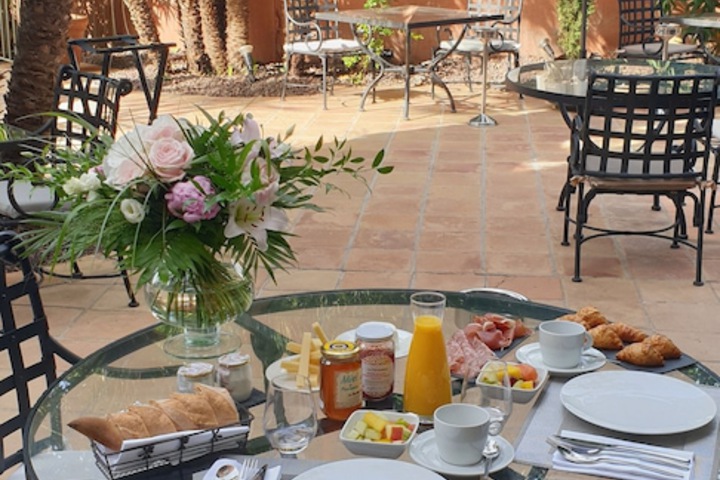 Breakfast/Coffee Service 82 of 103