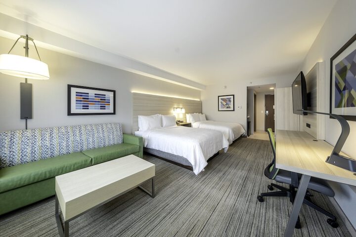 2 Queen Beds (6 of 9)