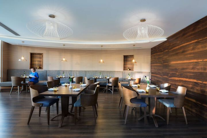 Dining 87 of 277