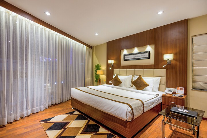 Room 52 of 161