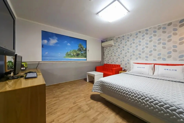 Room 2 of 16