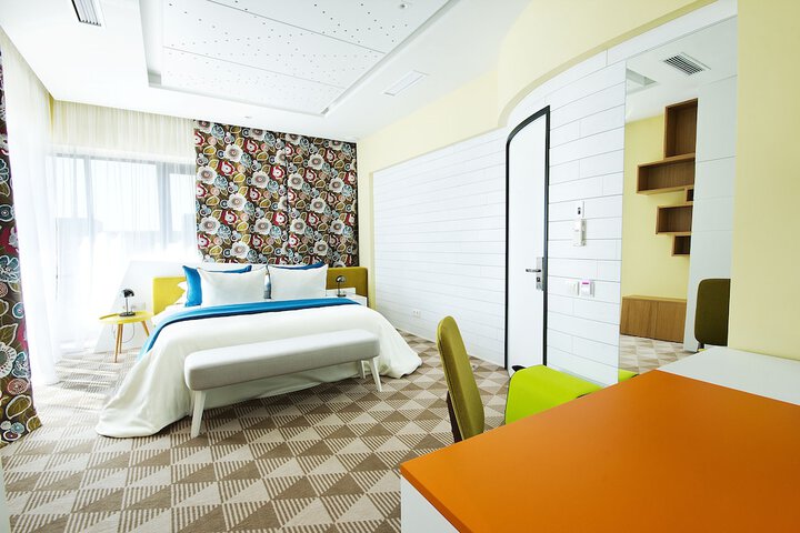 Room 9 of 115