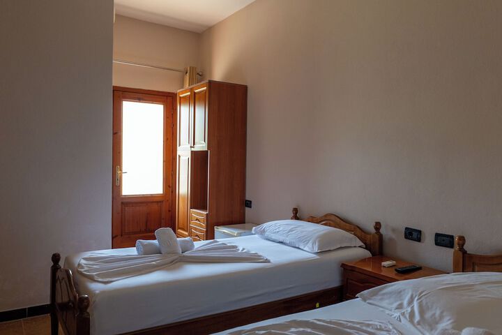 Room 50 of 178