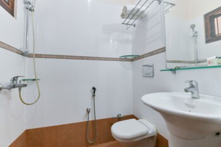 Room 2 of 24