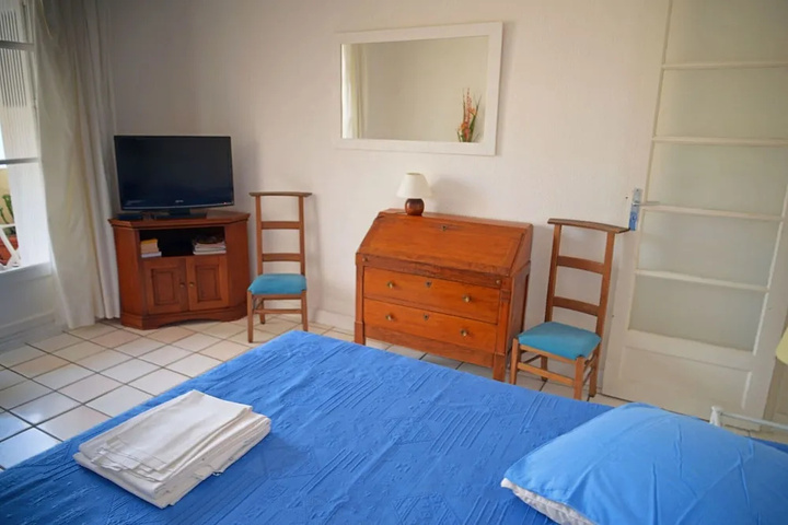 Room 2 of 12