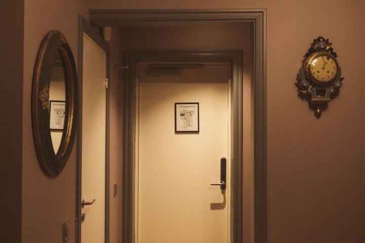 Room 17 of 40
