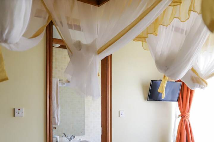 Room 5 of 34