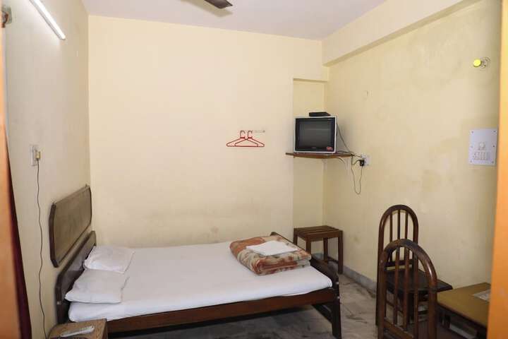 Room 3 of 7