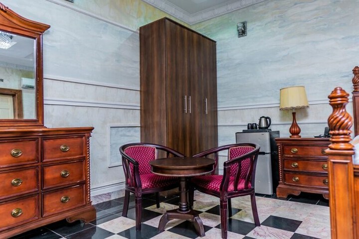 Room 18 of 40