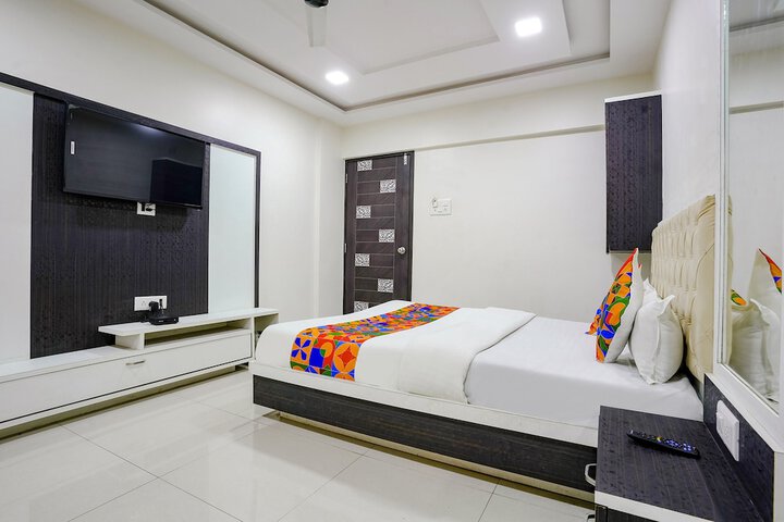 Room 10 of 35