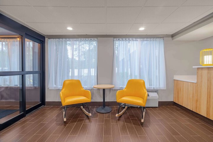 Concierge desk