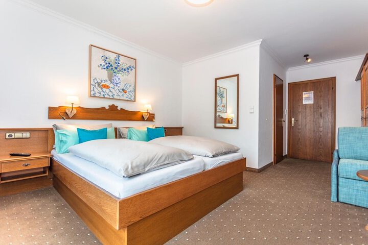 Room 4 of 69