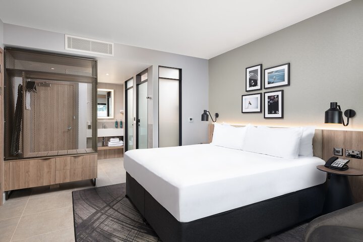 Room 3 of 60