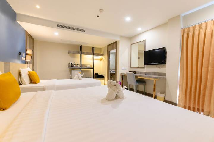 Room 28 of 156