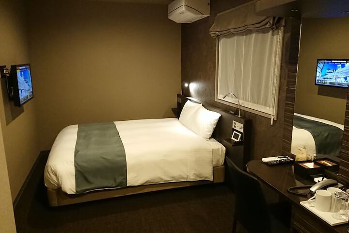 Room 19 of 103