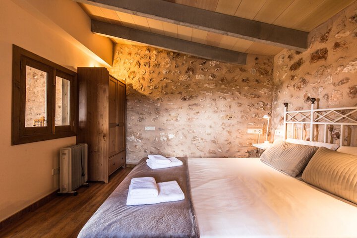 Room 3 of 82