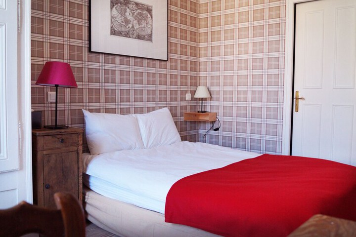 Room 4 of 26