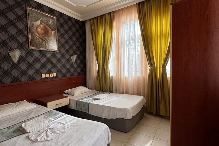 Room 10 of 169