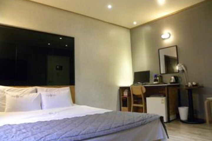 Room 40 of 53