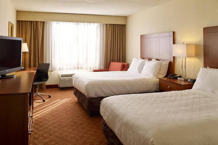 2 Double Beds Business Room (7 of 11)