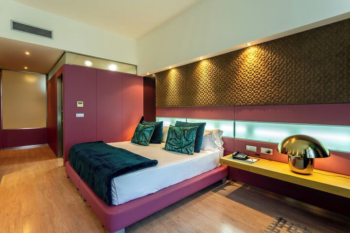 Room 7 of 49