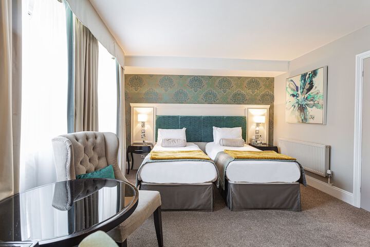 Room 35 of 106