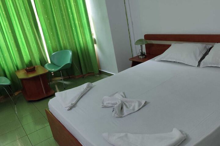 Room 4 of 23