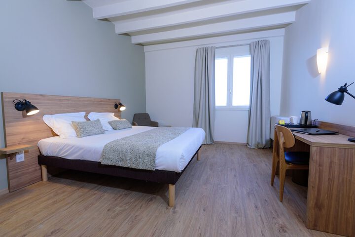 Room 5 of 70
