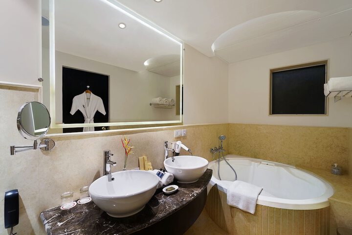 Room 14 of 30
