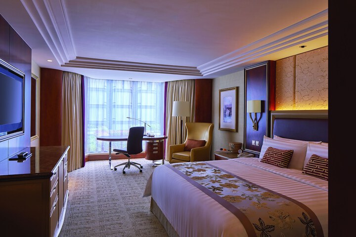 Room 16 of 103