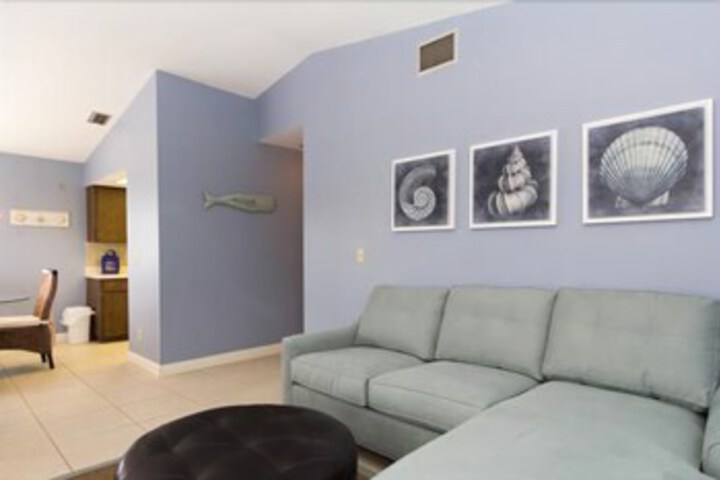 Room 7 of 11