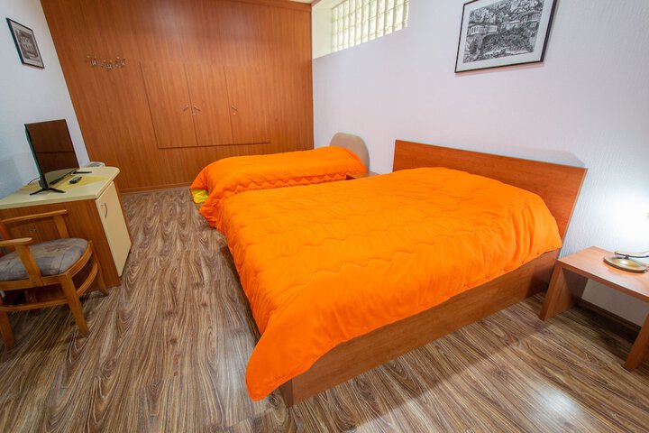 Room 27 of 61