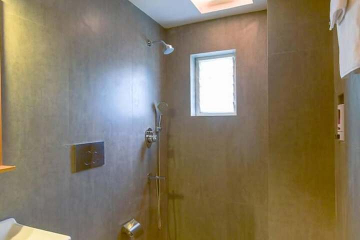 Room 7 of 10