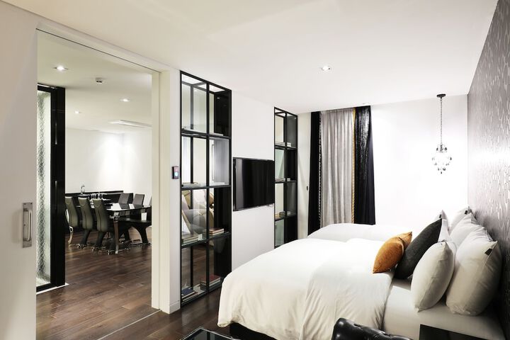 Room 12 of 51