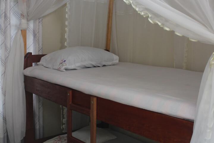Room 10 of 14