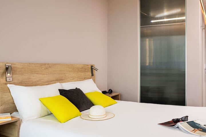 Room 10 of 95