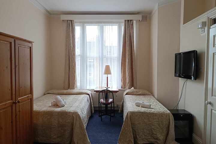 Room 170 of 283