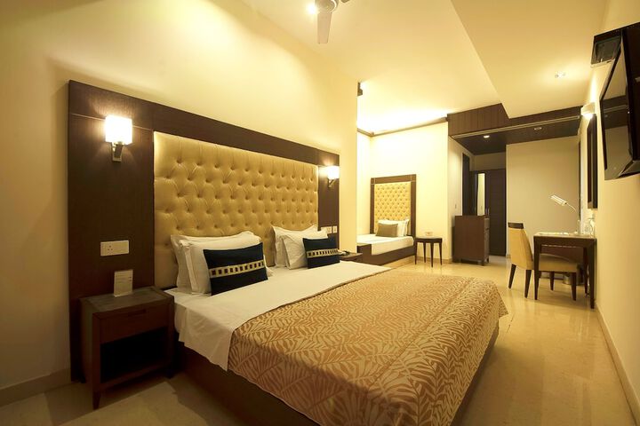 Room 8 of 25