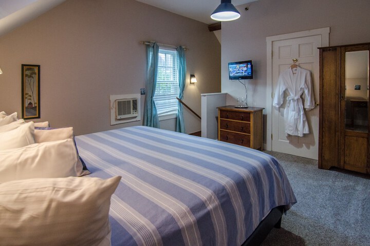 Room 12 of 49