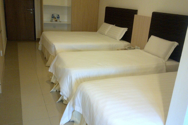 Room 4 of 30