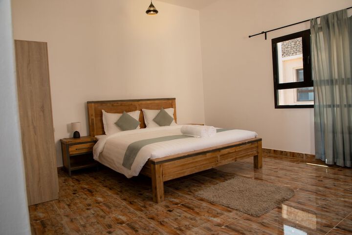 Room 7 of 14