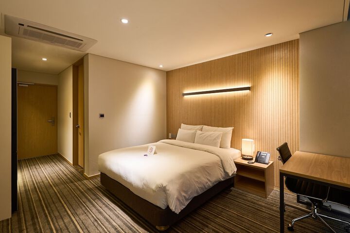 Room 3 of 24