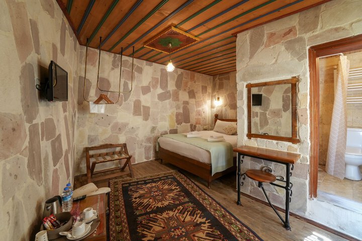 Room 34 of 140