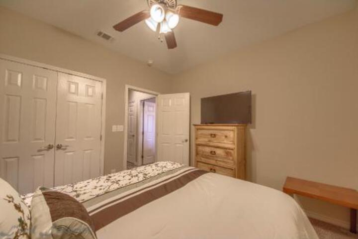 Lazy Daze RG210 3 Br Condo in New Braunfels, TX