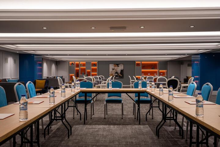 Business Center 176 of 242