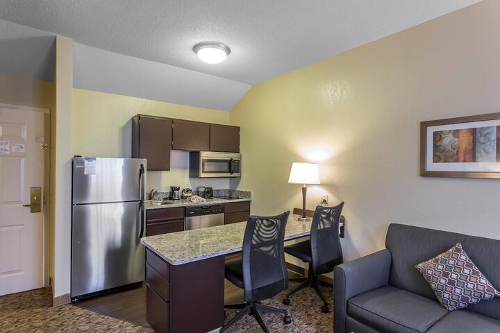 1 Queen Bed Suite (9 of 28)