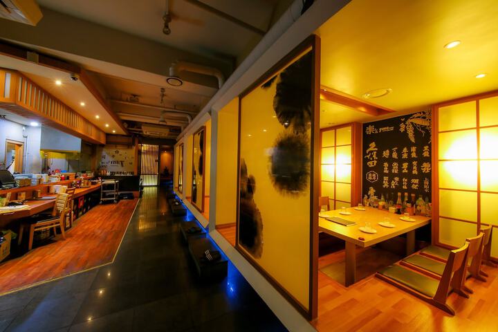 Lounge 78 of 90