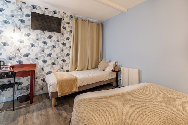 Room 2 of 53